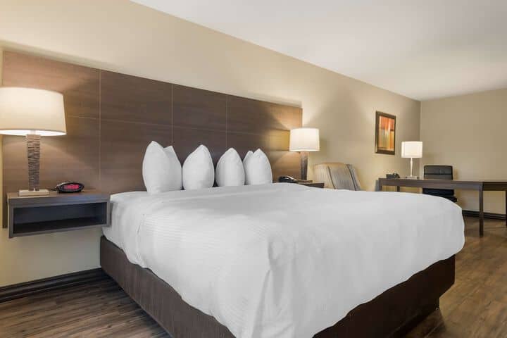 Room 6 of 47
